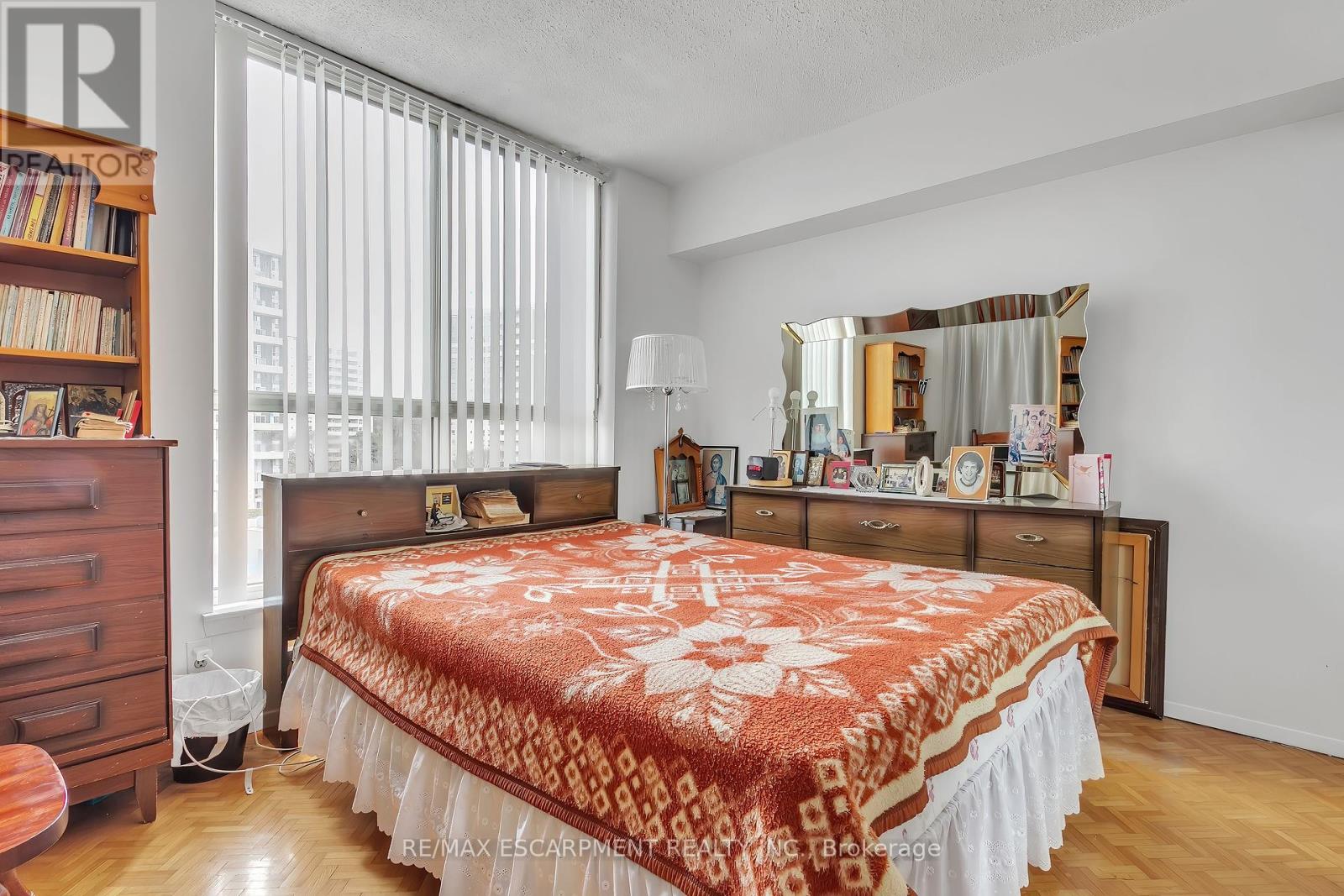 756 - 24 Southport Street, Toronto, Ontario  M6S 4Z1 - Photo 22 - W12391425