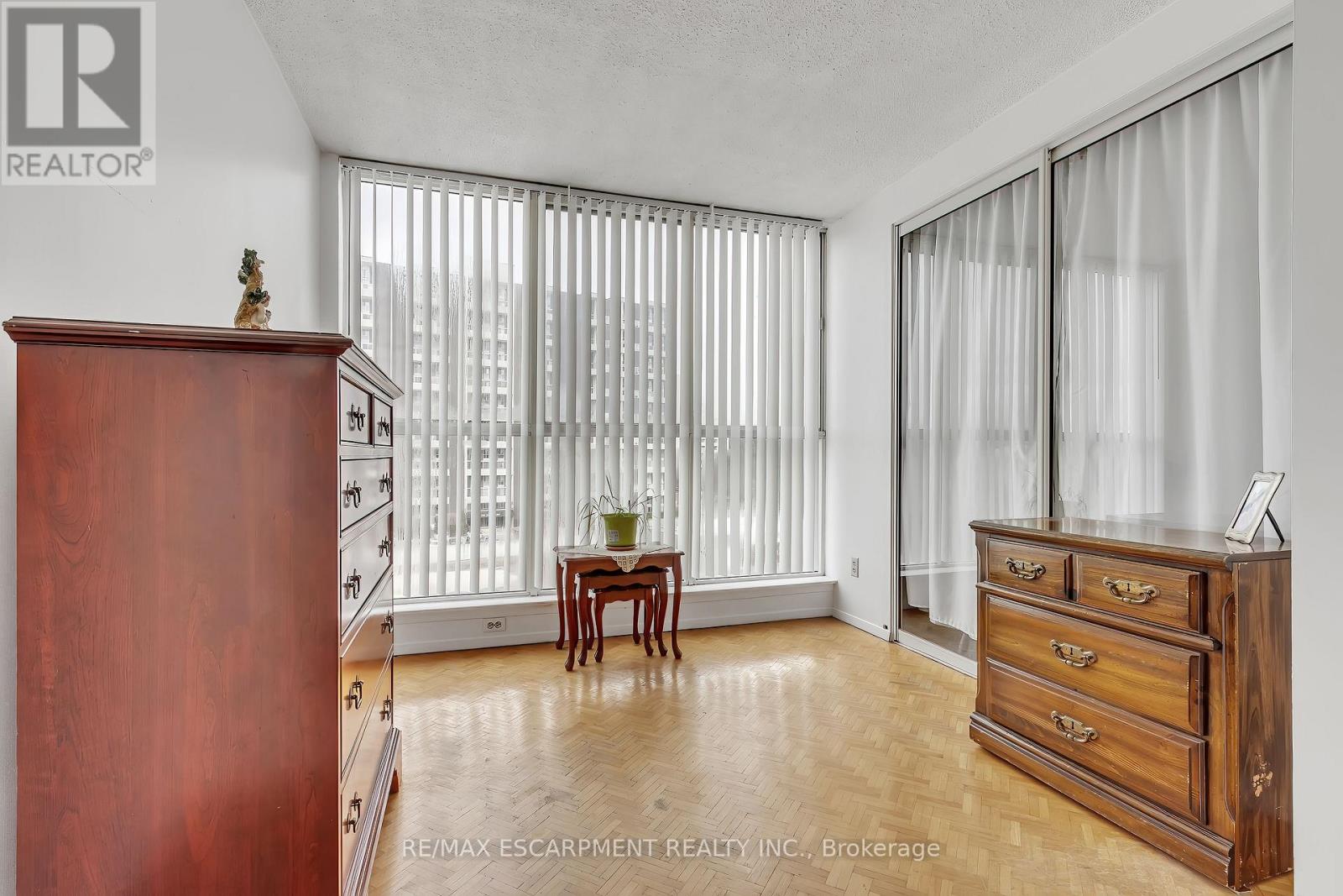 756 - 24 Southport Street, Toronto, Ontario  M6S 4Z1 - Photo 29 - W12391425