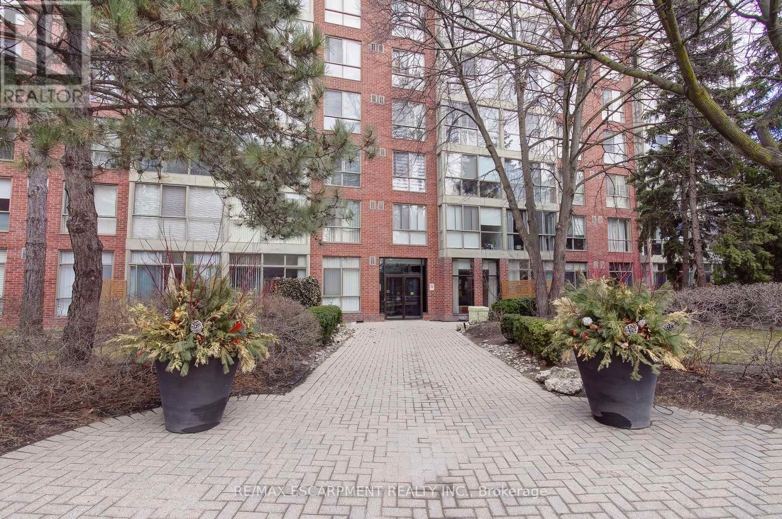 756 - 24 Southport Street, Toronto, Ontario  M6S 4Z1 - Photo 46 - W12391425
