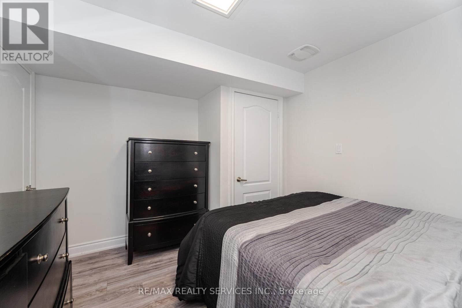 19 Richland Crescent, Brampton, Ontario  L6P 1M8 - Photo 41 - W12391456