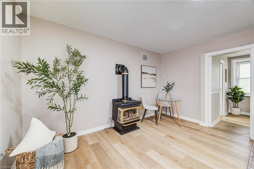 Property at 1331 KING Street E image 5
