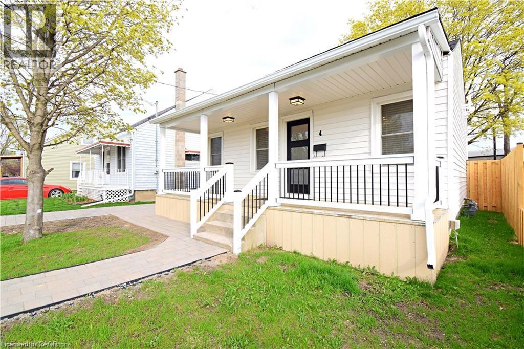 4 Lancaster Avenue, St. Catharines, Ontario  L2R 2R6 - Photo 2 - 40766930