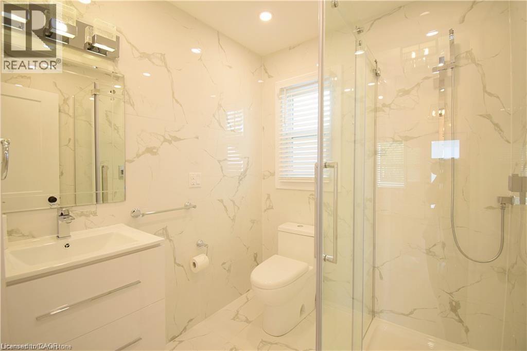 4 Lancaster Avenue, St. Catharines, Ontario  L2R 2R6 - Photo 20 - 40766930
