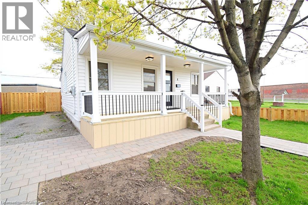 4 Lancaster Avenue, St. Catharines, Ontario  L2R 2R6 - Photo 3 - 40766930
