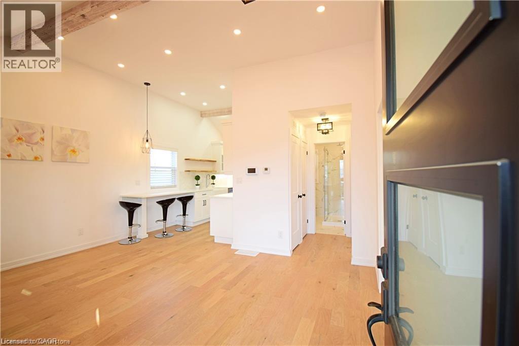 4 Lancaster Avenue, St. Catharines, Ontario  L2R 2R6 - Photo 7 - 40766930