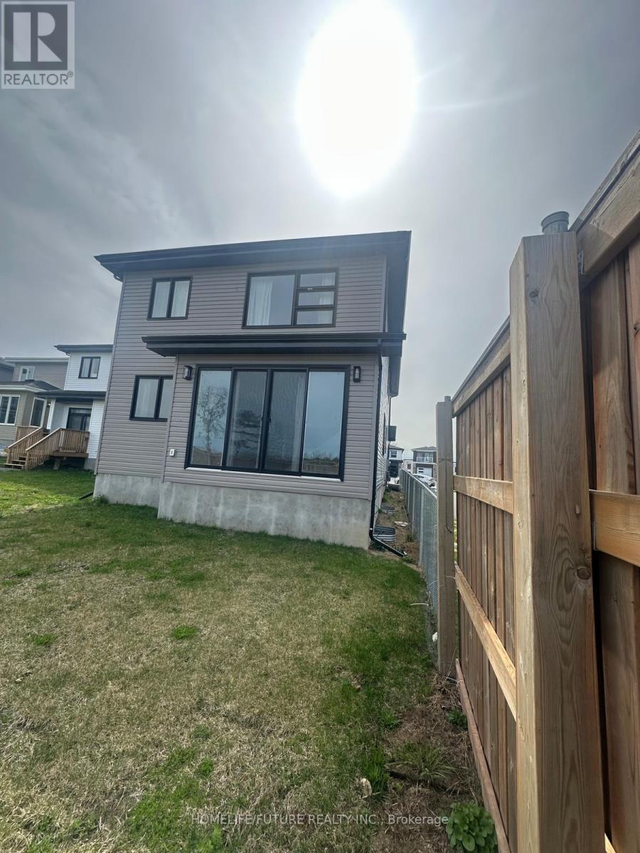 51 Erie Court, Loyalist (Amherstview), Ontario  K7N 0E3 - Photo 11 - X12391376