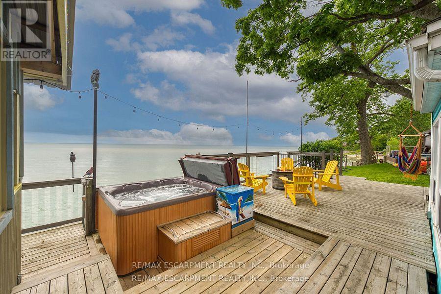 2090 Lakeshore Road, Haldimand (Dunnville), Ontario  N1A 2W8 - Photo 4 - X12391419