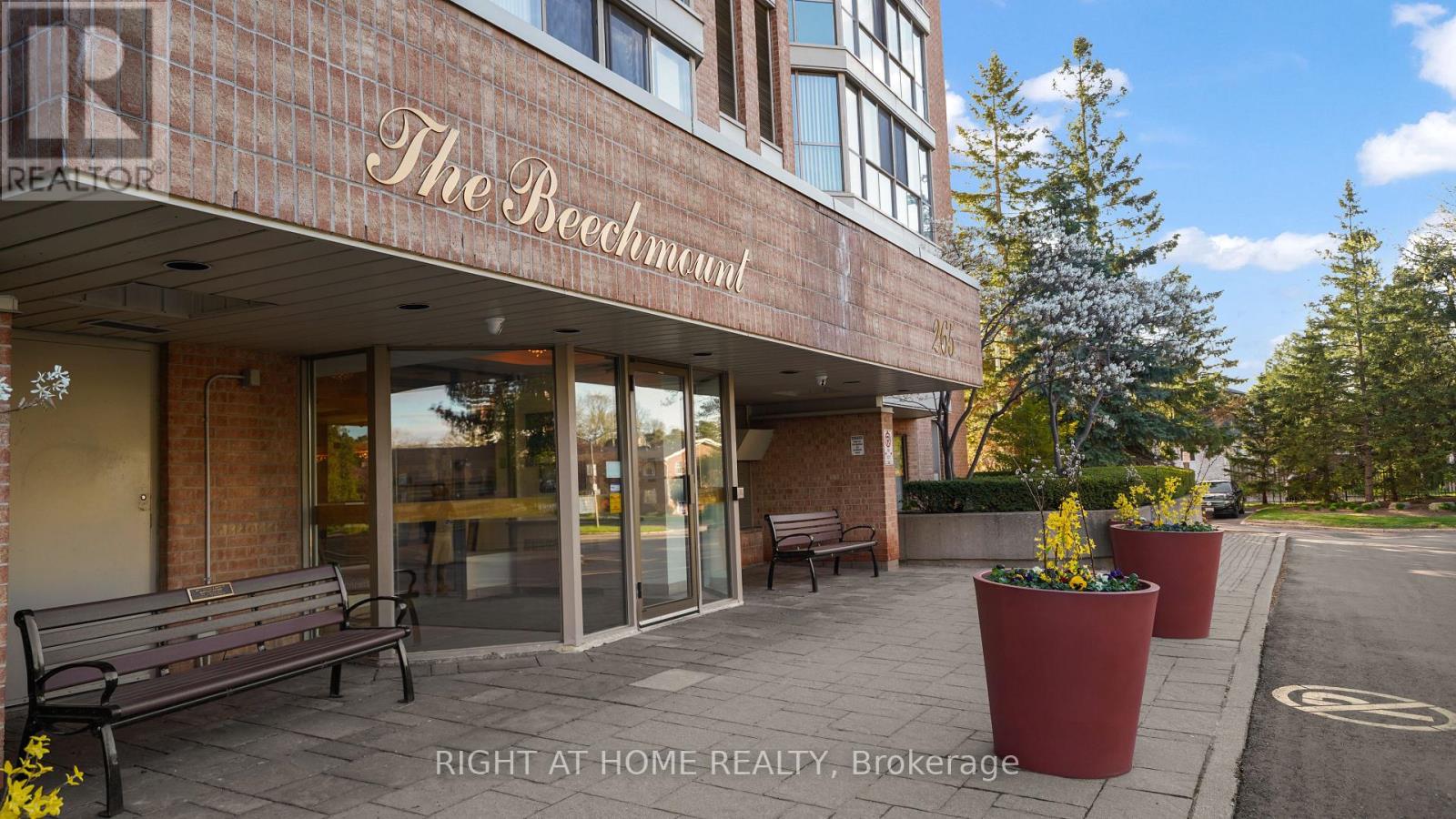705 - 265 Westcourt Place, Waterloo, Ontario  N2L 6E4 - Photo 3 - X12391484