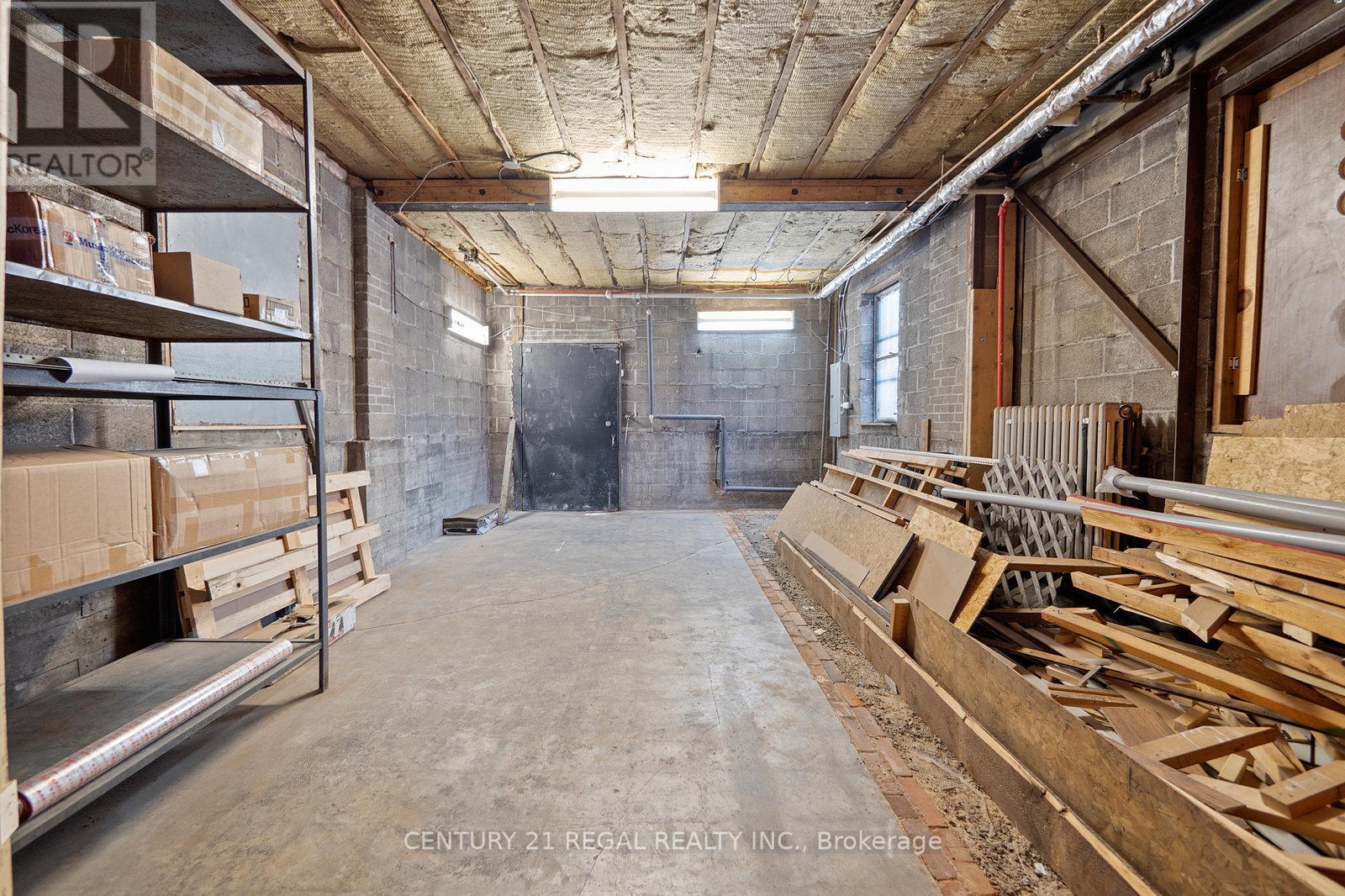 239 King Street E, Hamilton (Beasley), Ontario  L8N 1B6 - Photo 18 - X12391490