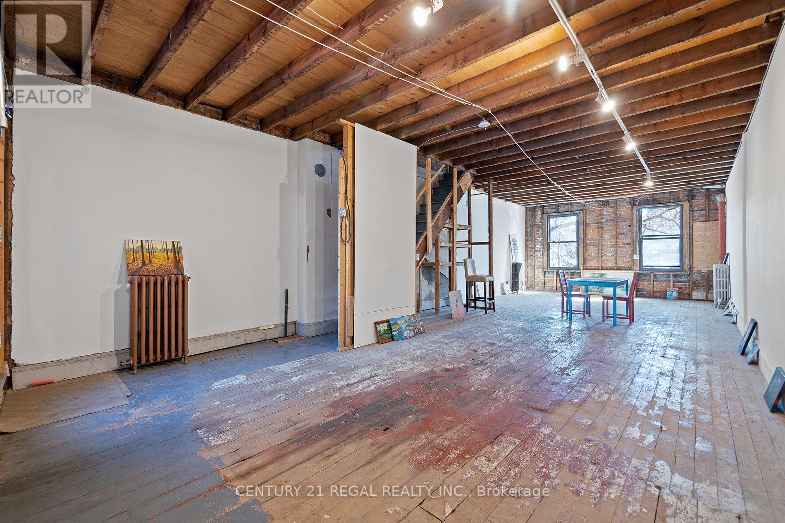 239 King Street E, Hamilton (Beasley), Ontario  L8N 1B6 - Photo 7 - X12391490
