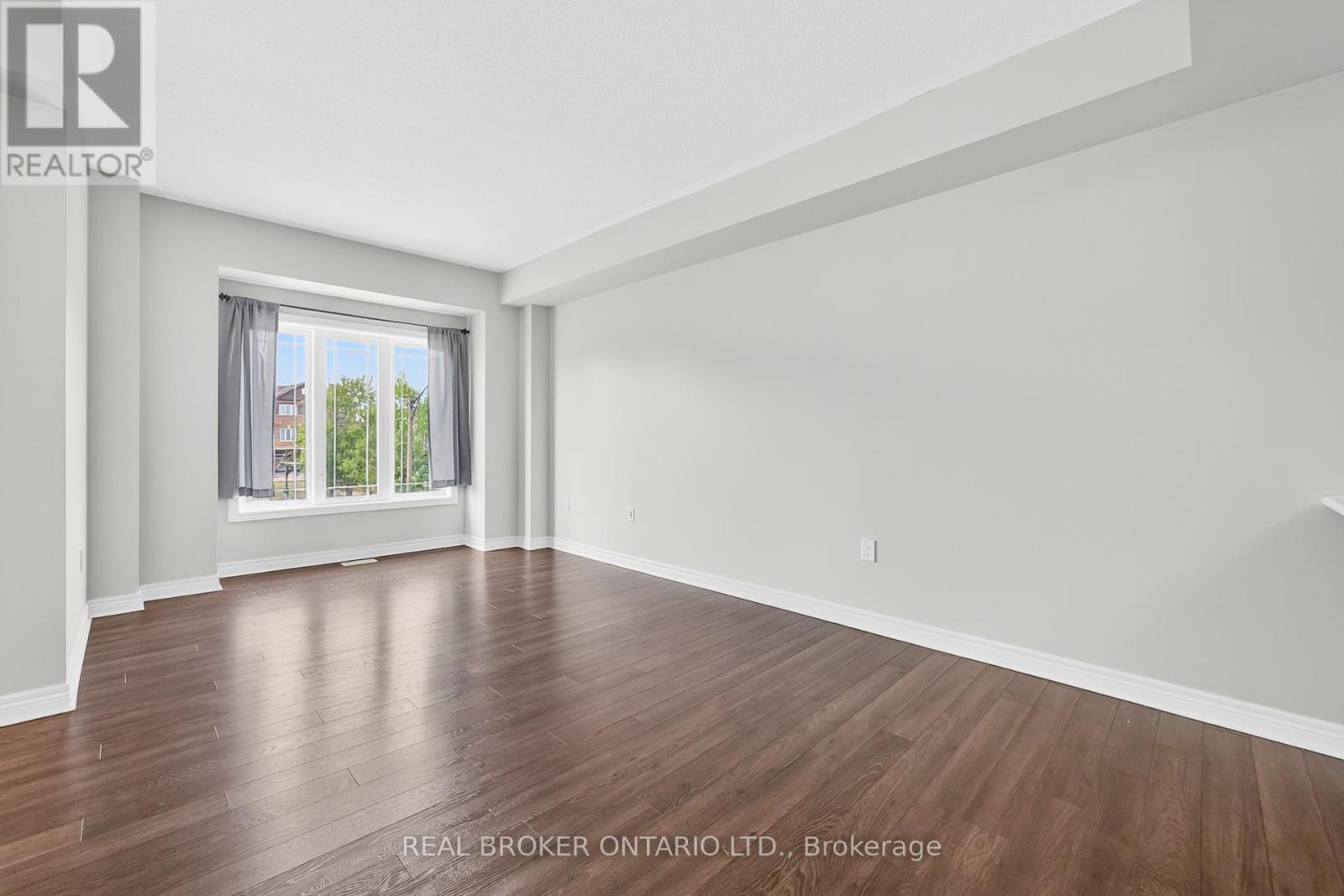 7 Ladybell Lane, Hamilton, Ontario  L0R 1P0 - Photo 4 - X12391507