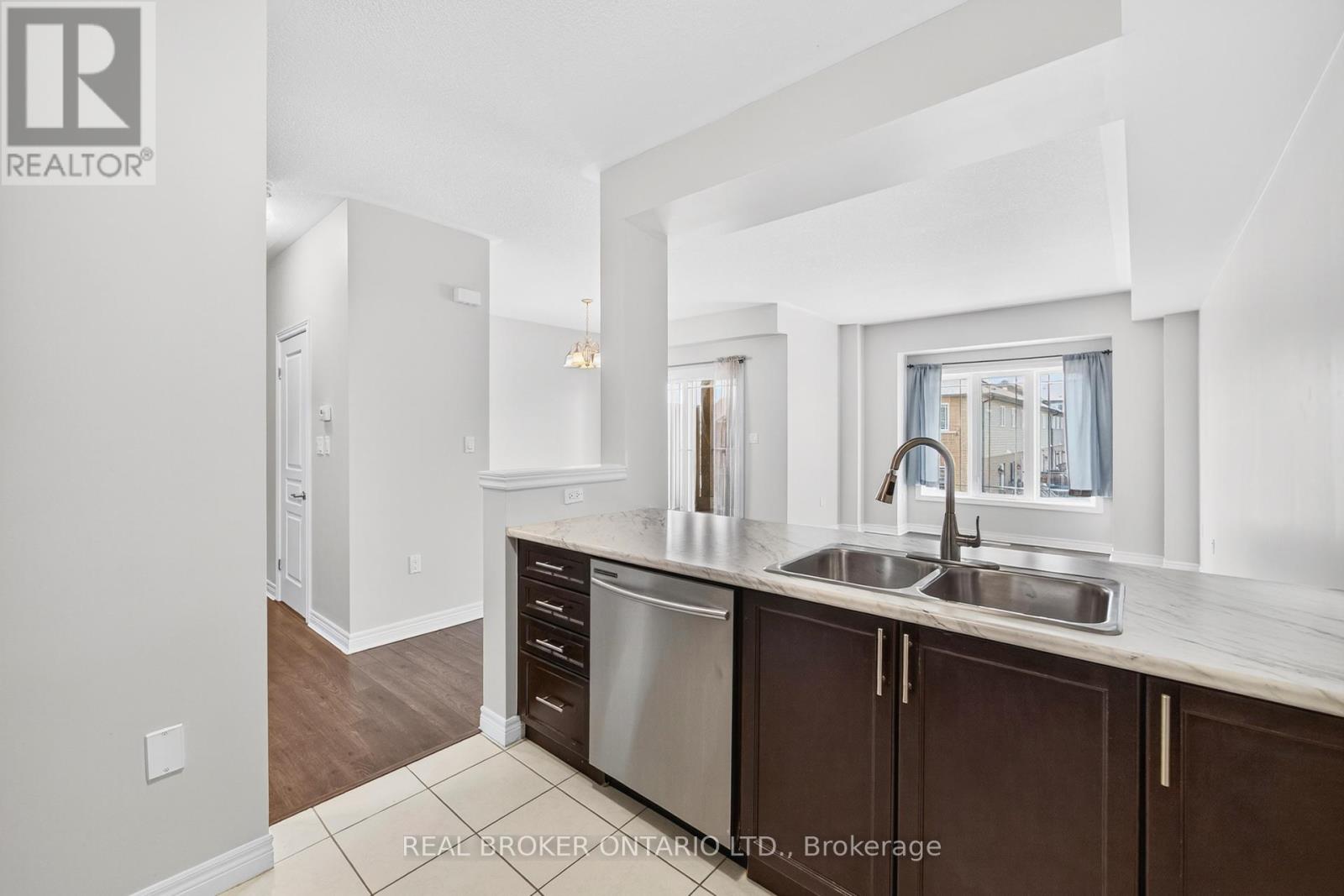 7 Ladybell Lane, Hamilton, Ontario  L0R 1P0 - Photo 6 - X12391507