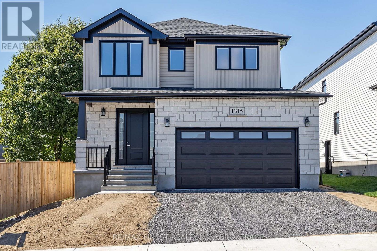 Property at 1315 TURNBULL WAY image 3