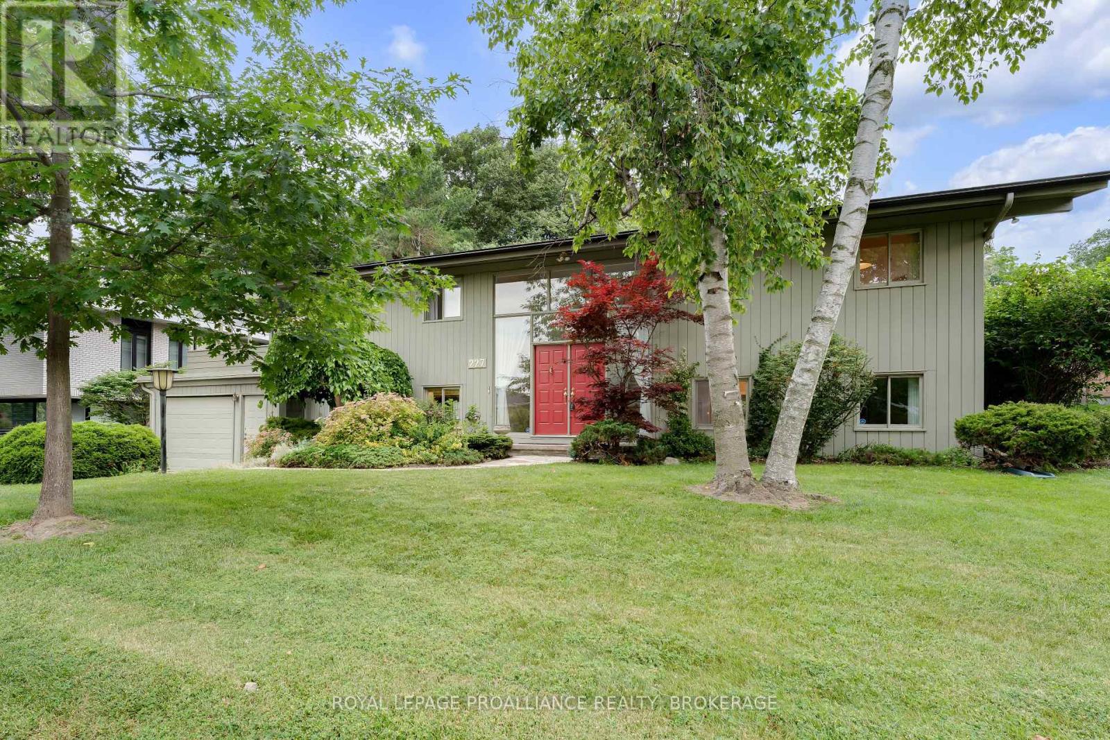 227 Alwington Place, Kingston, Ontario  K7L 4P9 - Photo 2 - X12391687