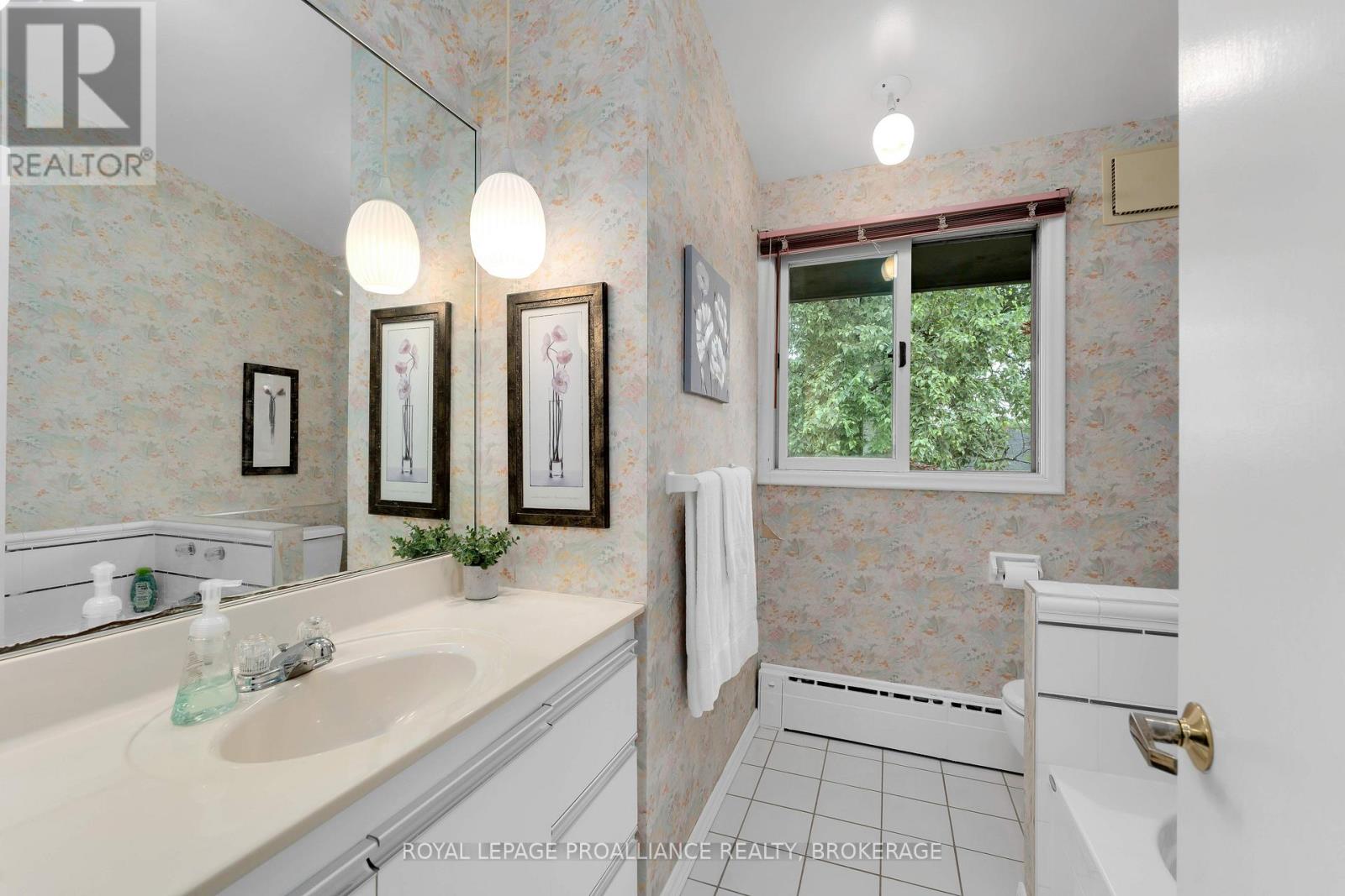 227 Alwington Place, Kingston, Ontario  K7L 4P9 - Photo 26 - X12391687