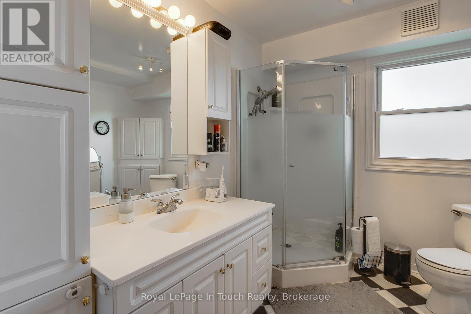 206 Lindsay Street, Midland, Ontario  L4R 2T9 - Photo 11 - S12391645