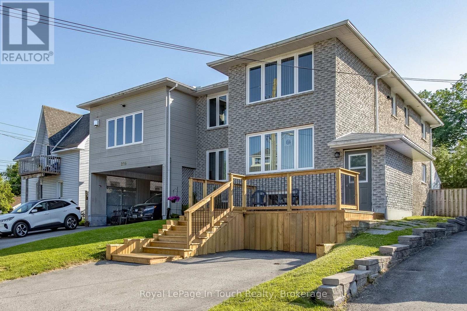 206 Lindsay Street, Midland, Ontario  L4R 2T9 - Photo 2 - S12391645