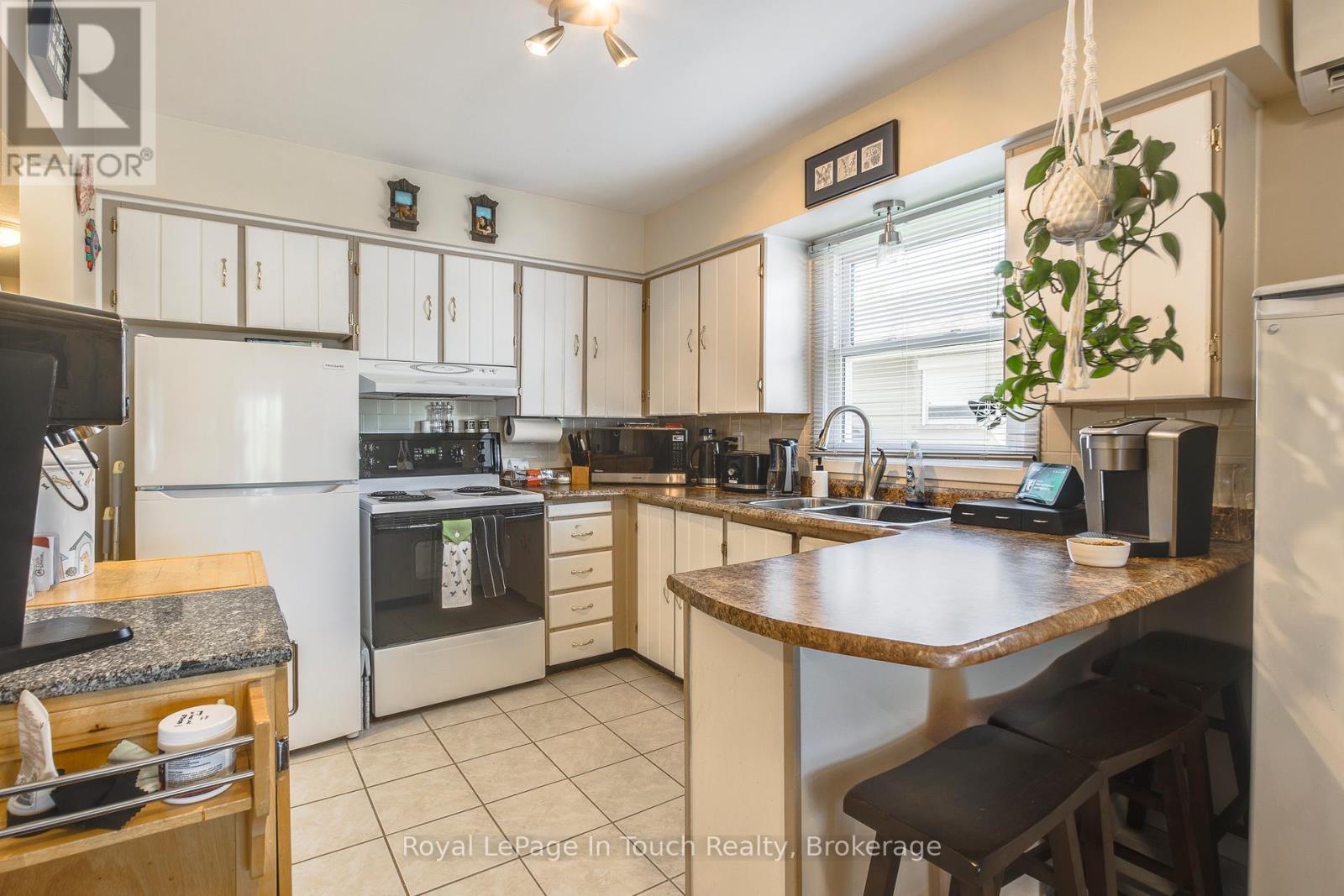 206 Lindsay Street, Midland, Ontario  L4R 2T9 - Photo 20 - S12391645