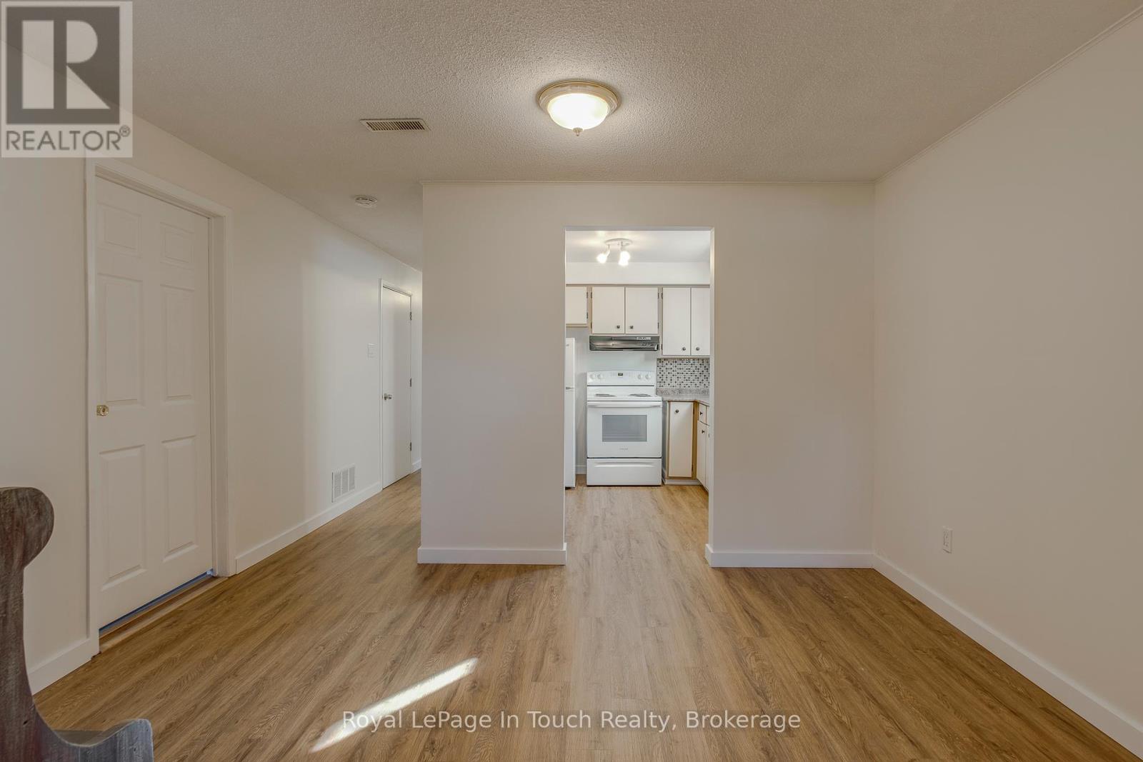 206 Lindsay Street, Midland, Ontario  L4R 2T9 - Photo 29 - S12391645