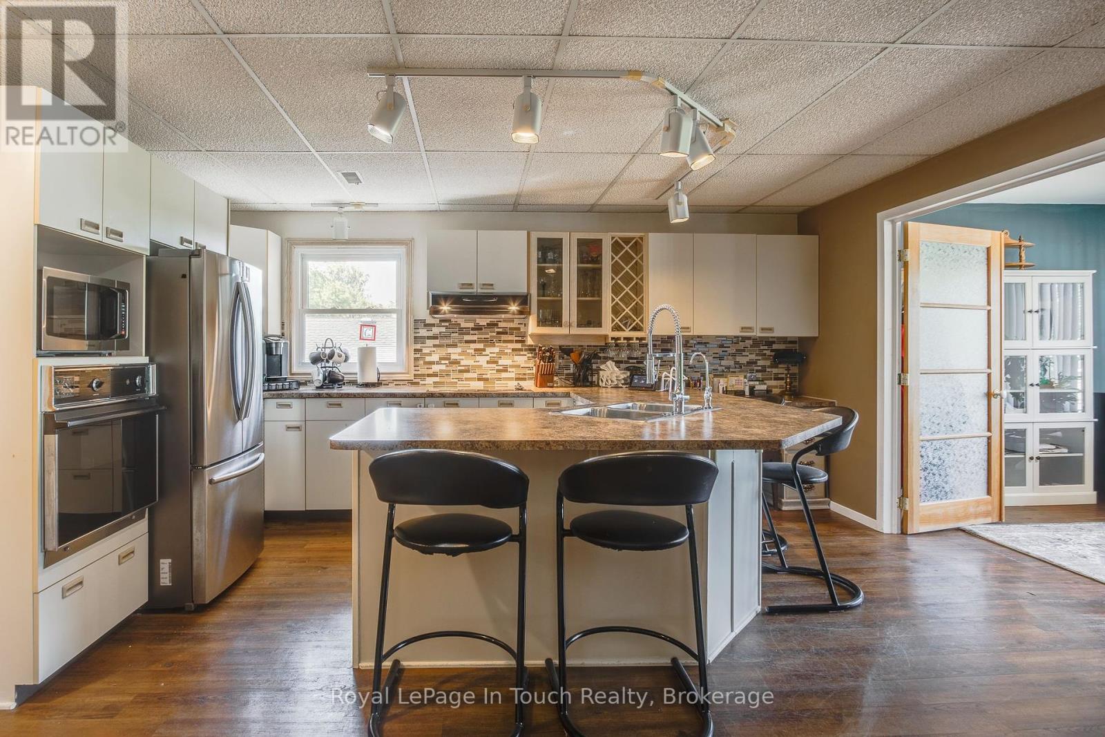 206 Lindsay Street, Midland, Ontario  L4R 2T9 - Photo 4 - S12391645
