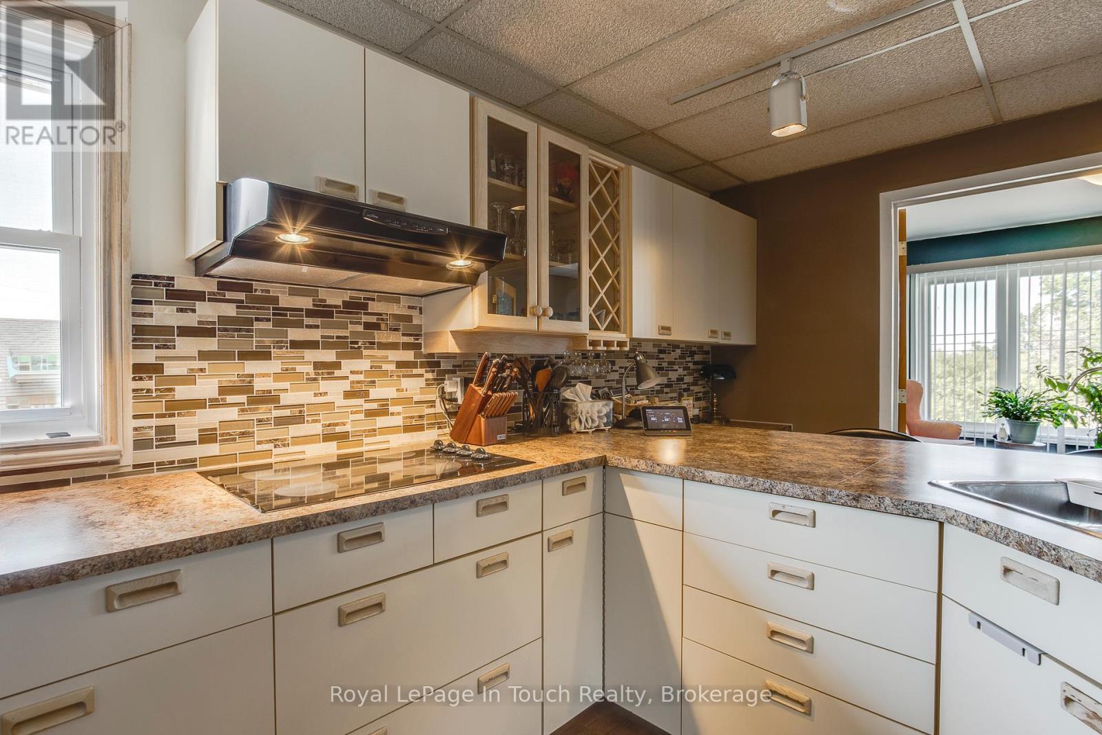 206 Lindsay Street, Midland, Ontario  L4R 2T9 - Photo 6 - S12391645
