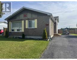 2 Moose Drive, Manitouwadge, Ca