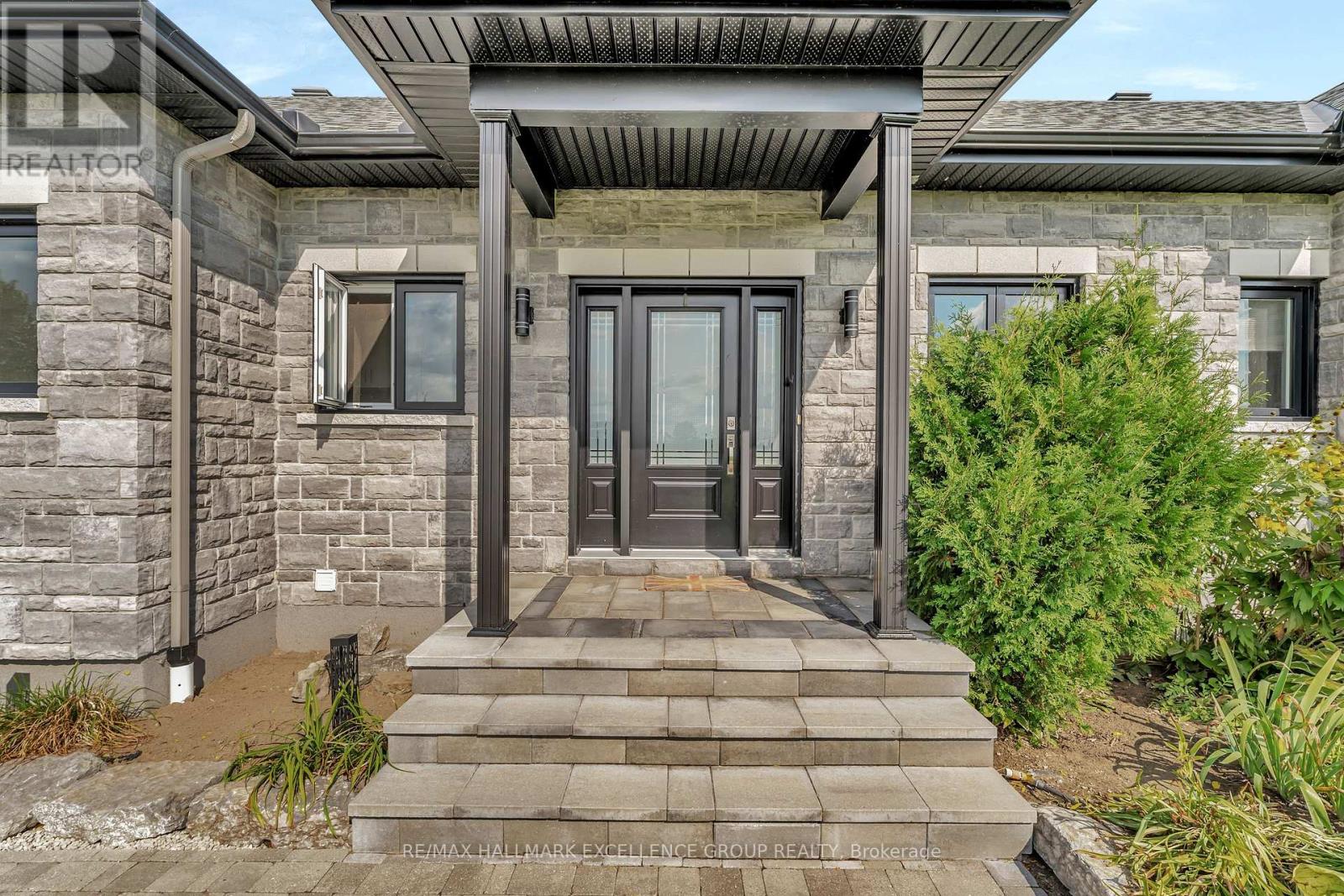 2309 Principale Street, Alfred And Plantagenet, Ontario  K0A 3K0 - Photo 3 - X12391619