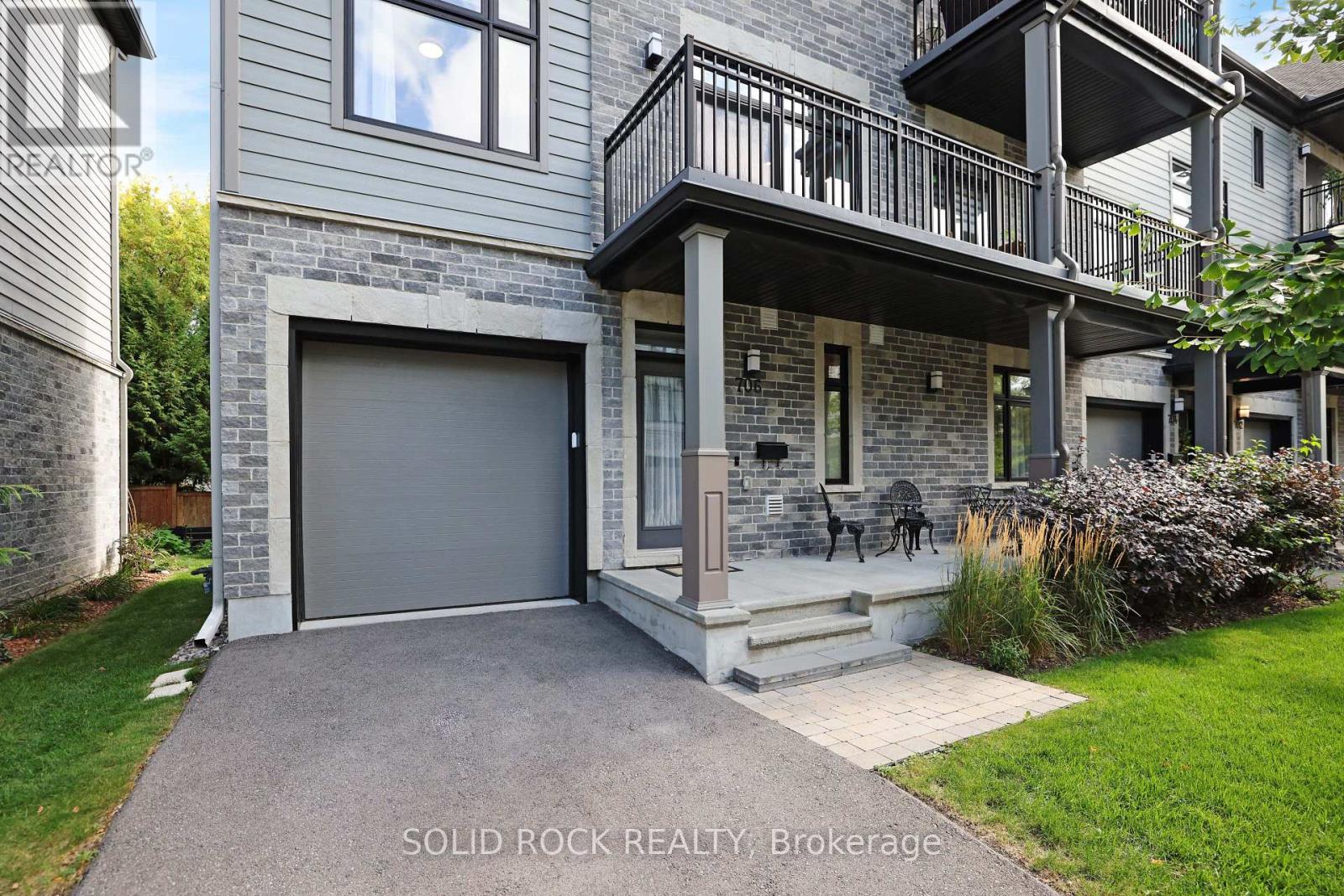 706 Reverie Private, Ottawa, Ontario  K2S 0T9 - Photo 2 - X12391623