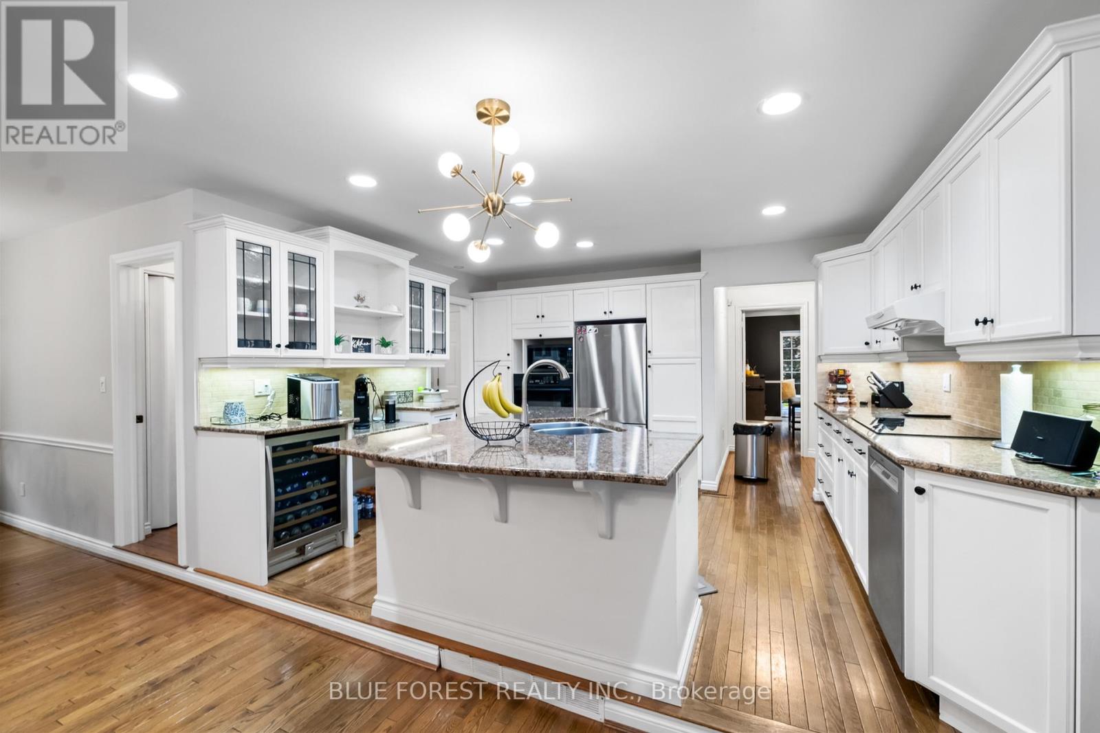 6977 Lambeth Walk, London South (South V), Ontario  N6P 1A5 - Photo 12 - X12391806