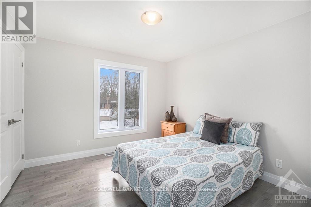 902 Munro Drive, Mcnab/braeside, Ontario  K7S 3G8 - Photo 11 - X12391696
