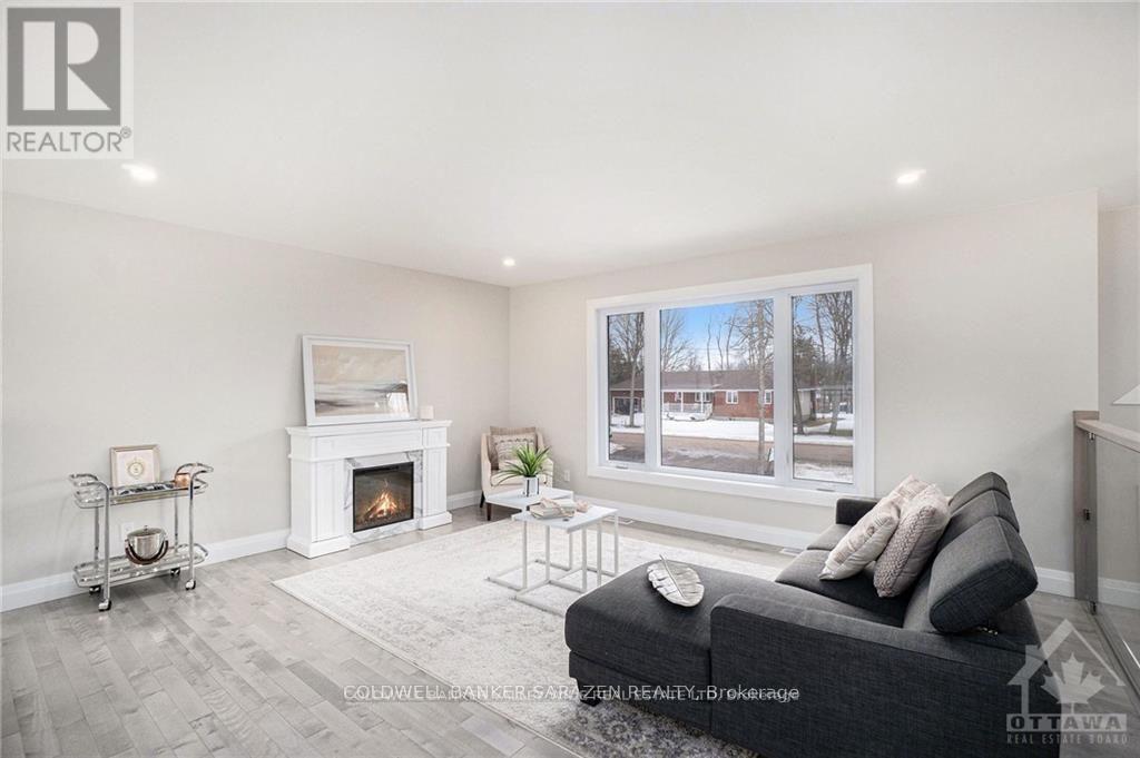 902 Munro Drive, Mcnab/braeside, Ontario  K7S 3G8 - Photo 3 - X12391696