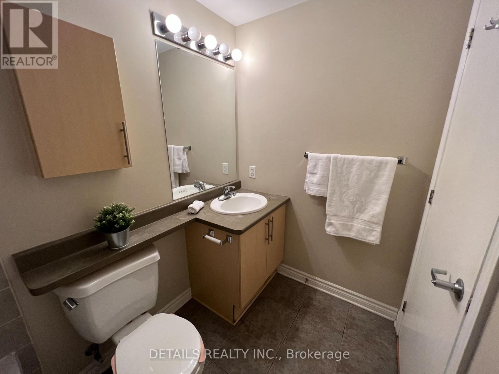 1207 - 200 Rideau Street Se, Ottawa, Ontario  K1N 5Y1 - Photo 10 - X12391766