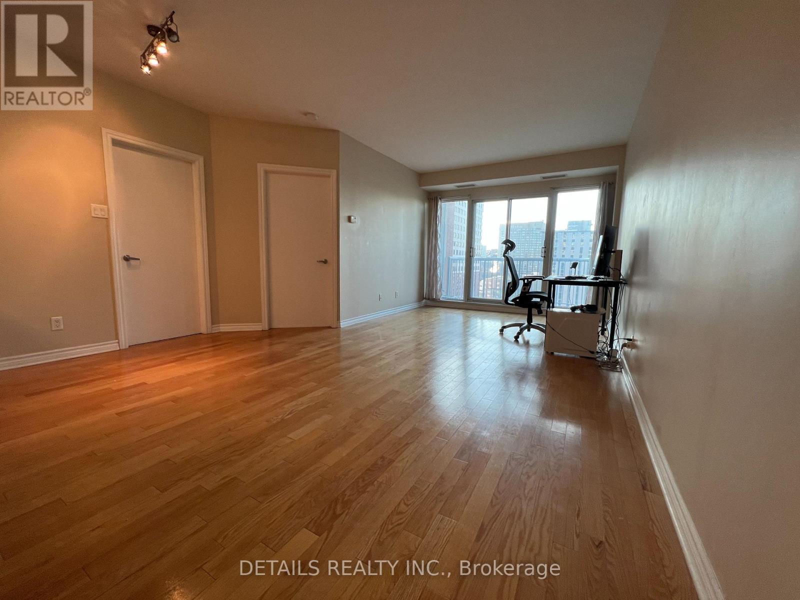 1207 - 200 Rideau Street Se, Ottawa, Ontario  K1N 5Y1 - Photo 4 - X12391766