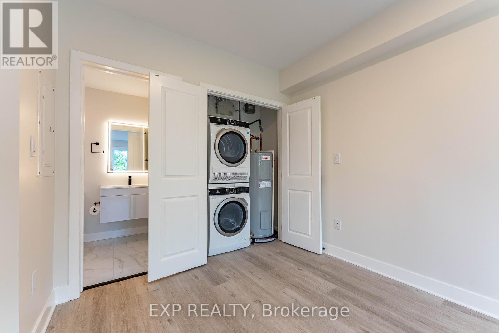 101 - 362 Lacasse Avenue, Ottawa, Ontario  K1L 7A9 - Photo 5 - X12391774