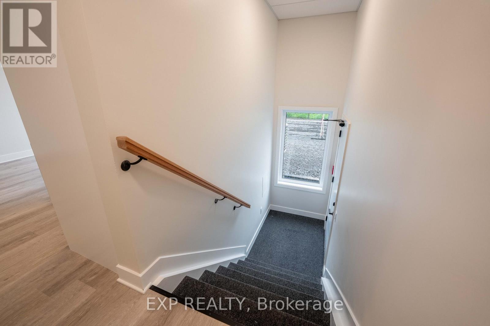 101 - 362 Lacasse Avenue, Ottawa, Ontario  K1L 7A9 - Photo 9 - X12391774