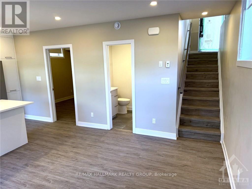 B - 314 Mona Avenue, Ottawa, Ontario  K1L 7A2 - Photo 5 - X12391781