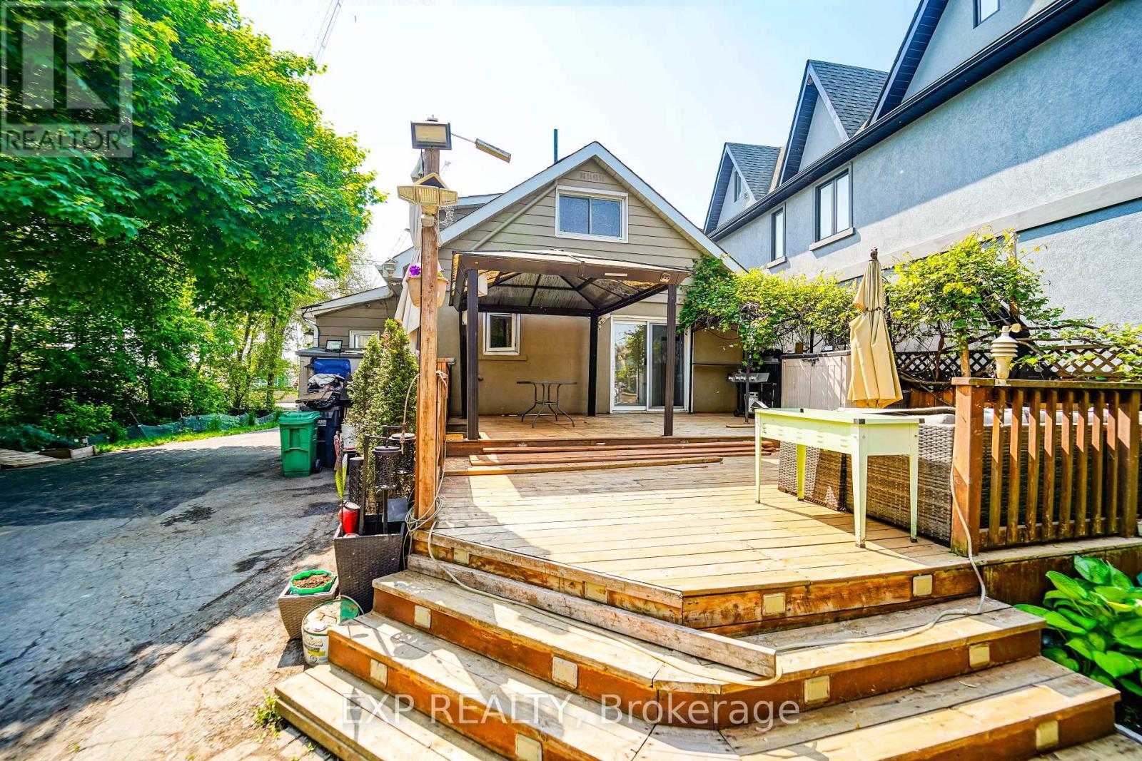 1331 St. James Avenue, Mississauga, Ontario  L5E 1J3 - Photo 28 - W12308565