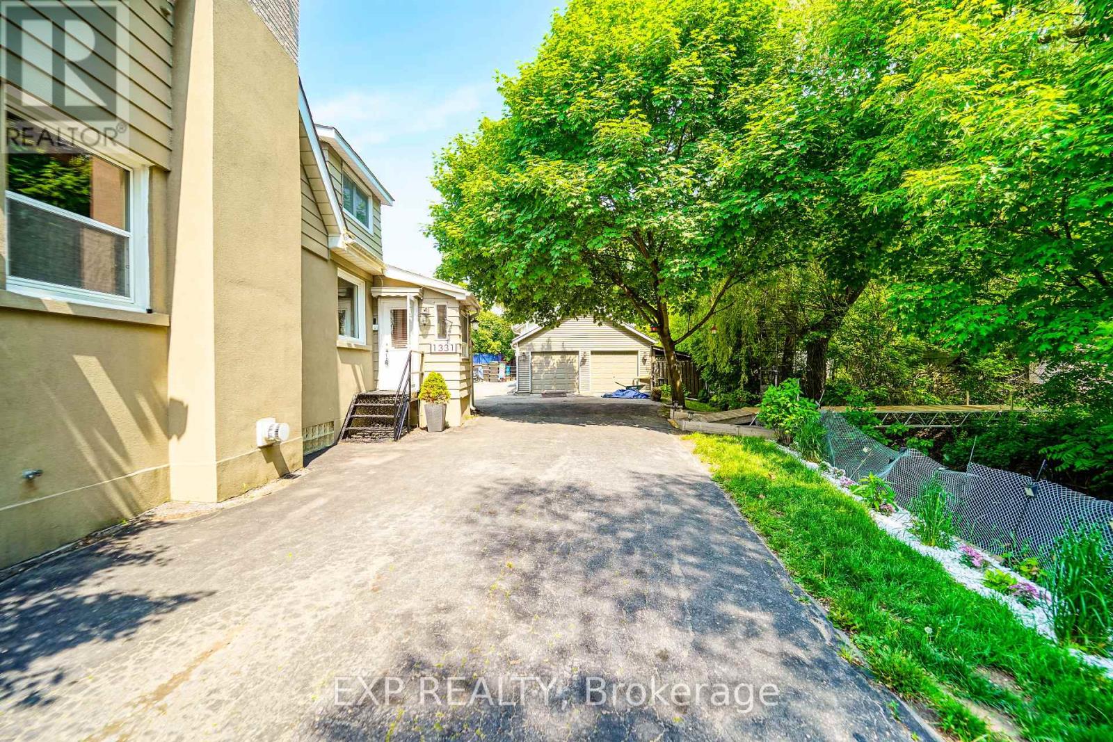 1331 St. James Avenue, Mississauga, Ontario  L5E 1J3 - Photo 37 - W12308565