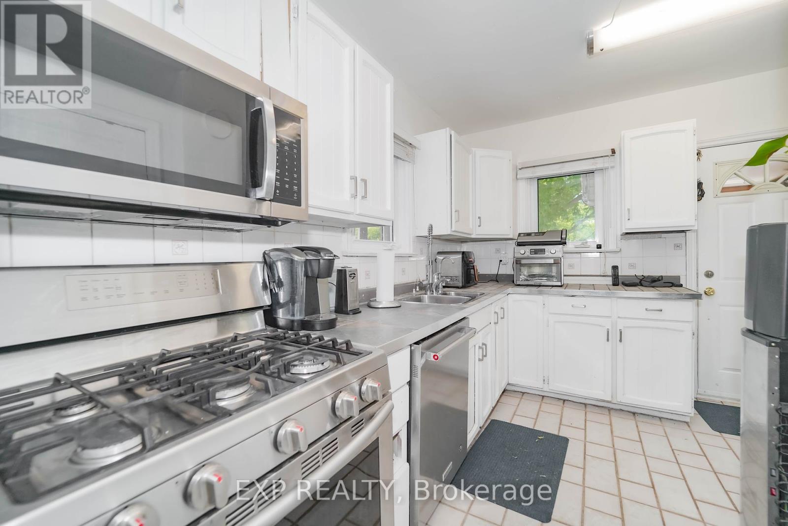1331 St. James Avenue, Mississauga, Ontario  L5E 1J3 - Photo 39 - W12308565