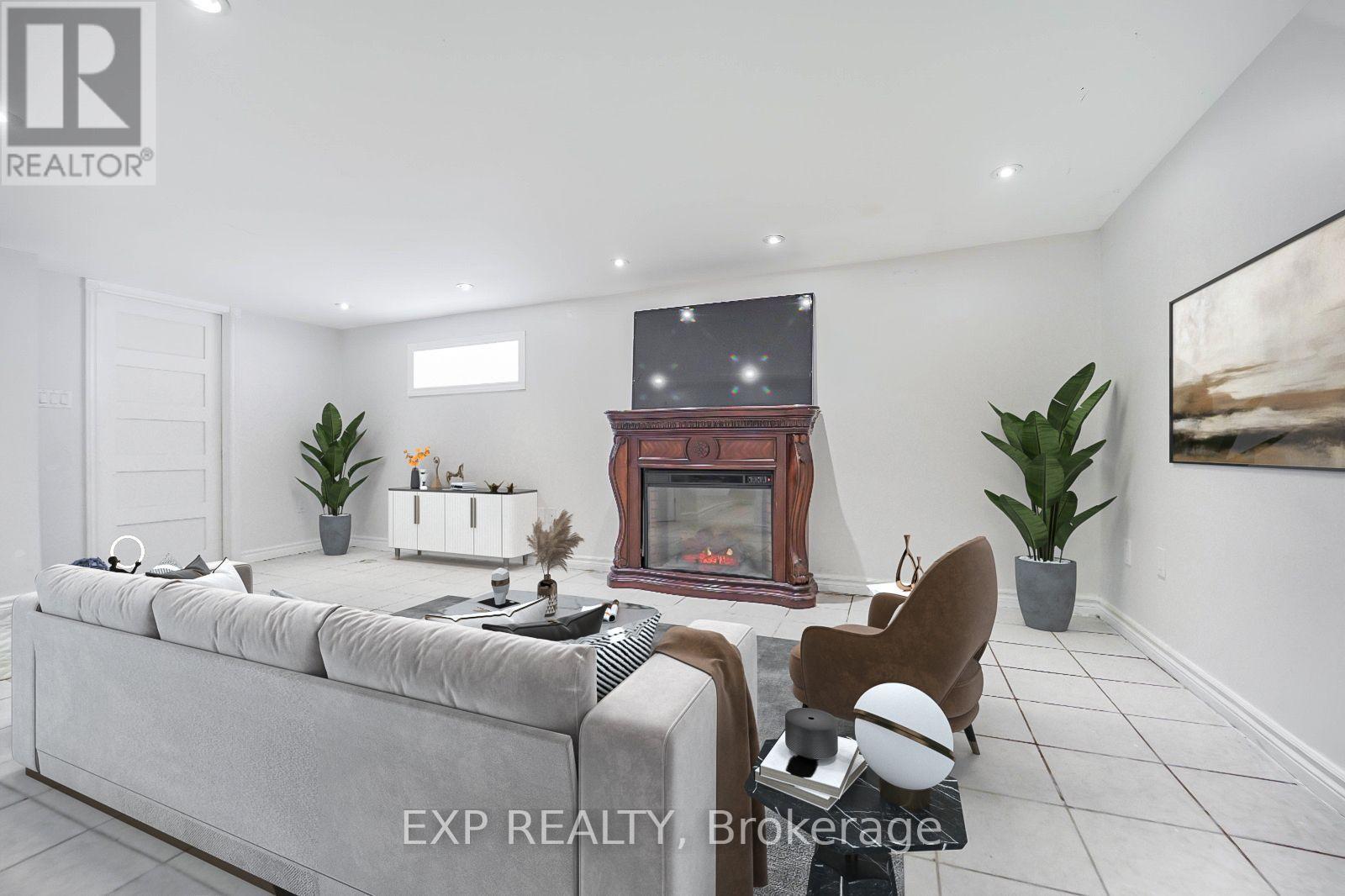 1331 St. James Avenue, Mississauga, Ontario  L5E 1J3 - Photo 25 - W12308565