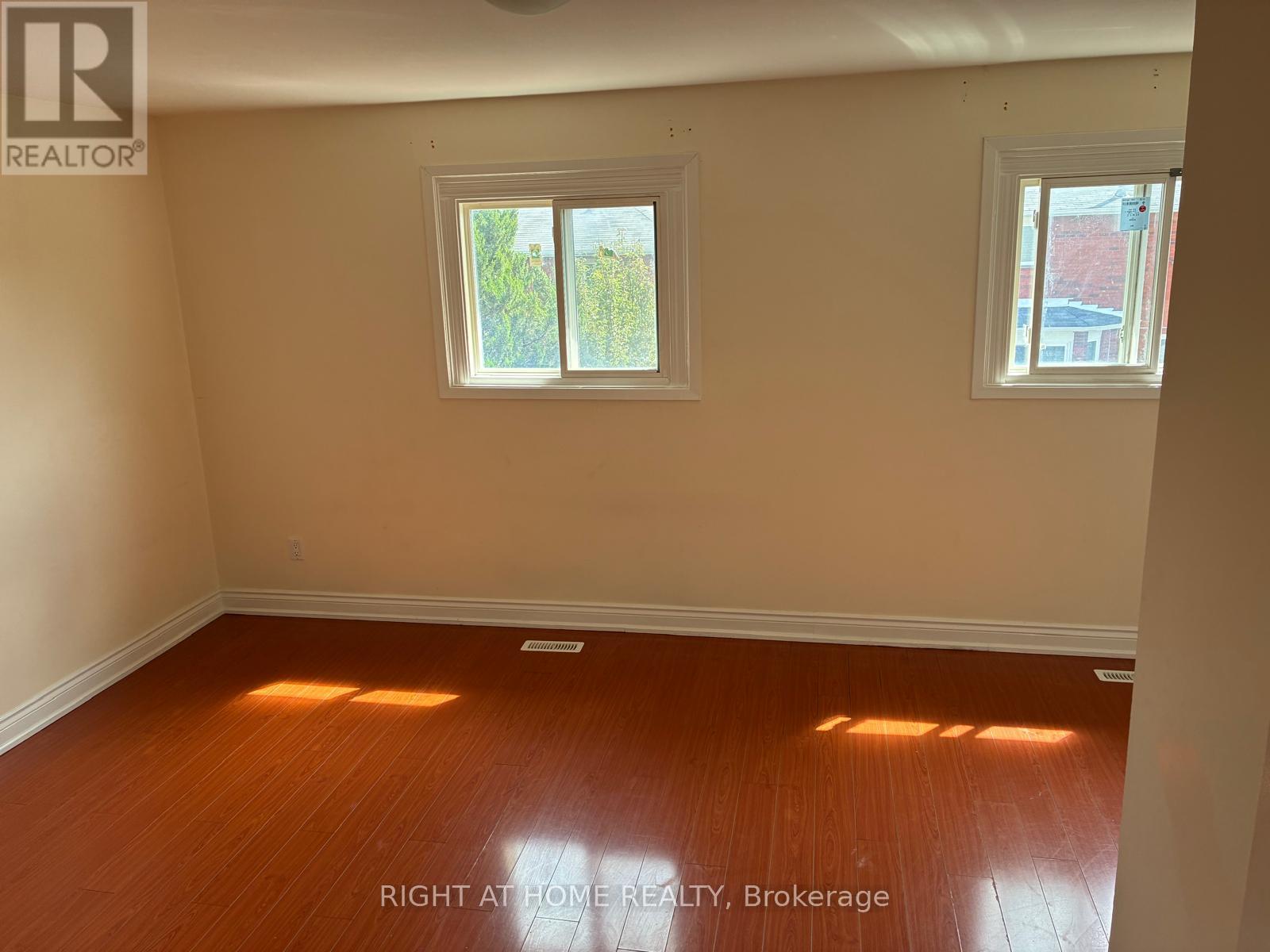 Main&2nd Floor - 29 Roxanne Crescent, Toronto, Ontario  M1V 4J5 - Photo 12 - E12391614