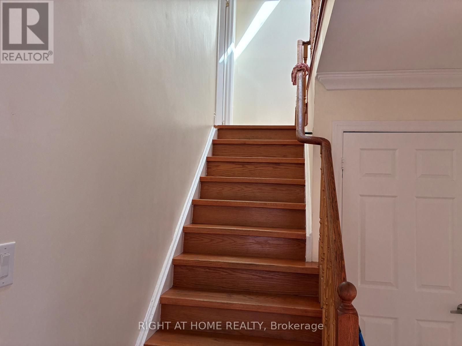 Main&2nd Floor - 29 Roxanne Crescent, Toronto, Ontario  M1V 4J5 - Photo 6 - E12391614