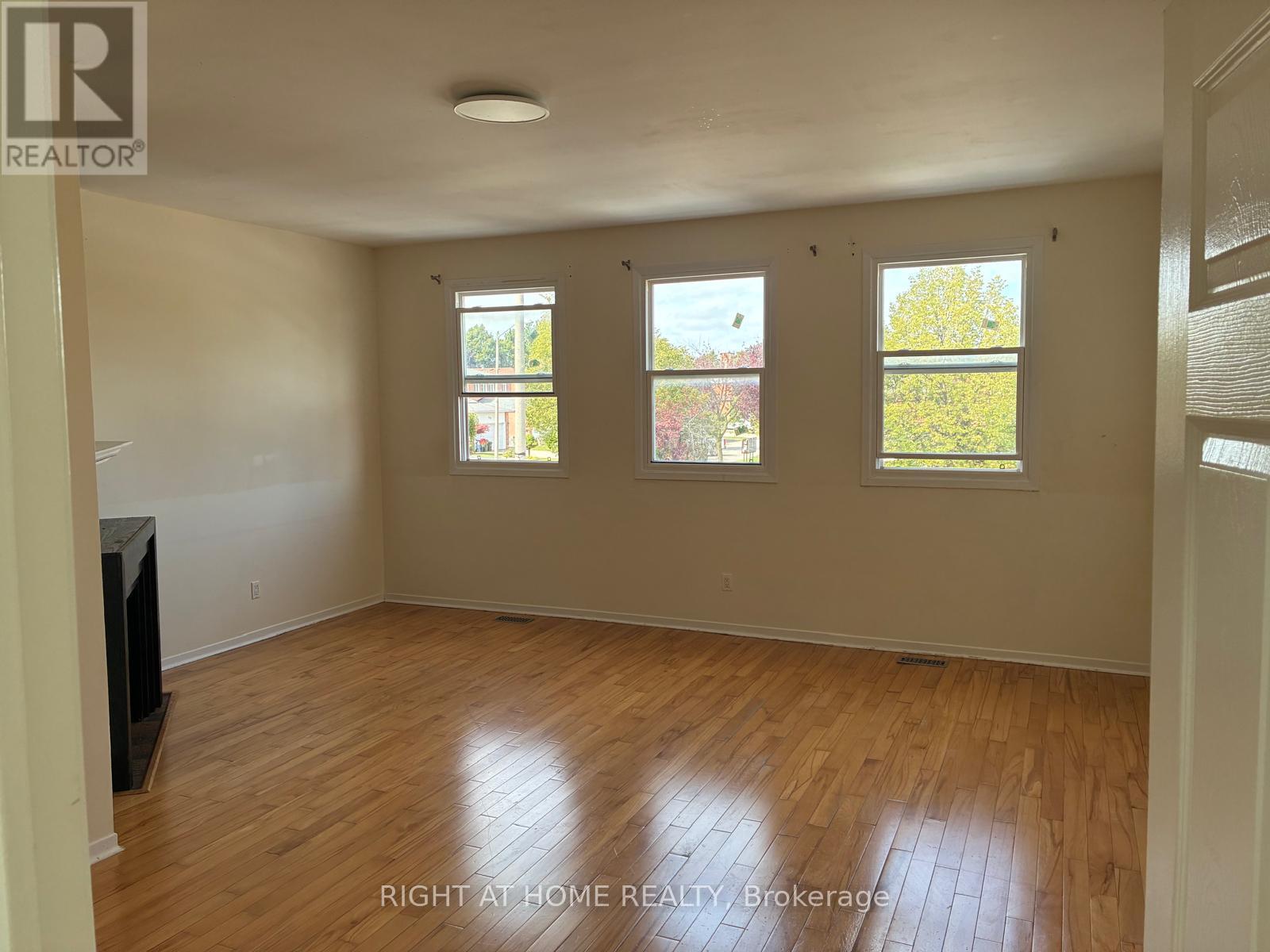 Main&2nd Floor - 29 Roxanne Crescent, Toronto, Ontario  M1V 4J5 - Photo 7 - E12391614