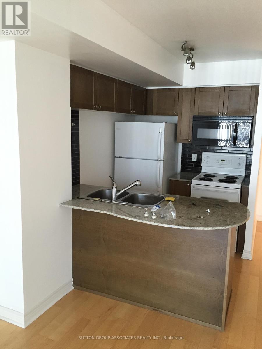 1914 - 763 Bay Street, Toronto, Ontario  M5G 2R3 - Photo 2 - C12385225