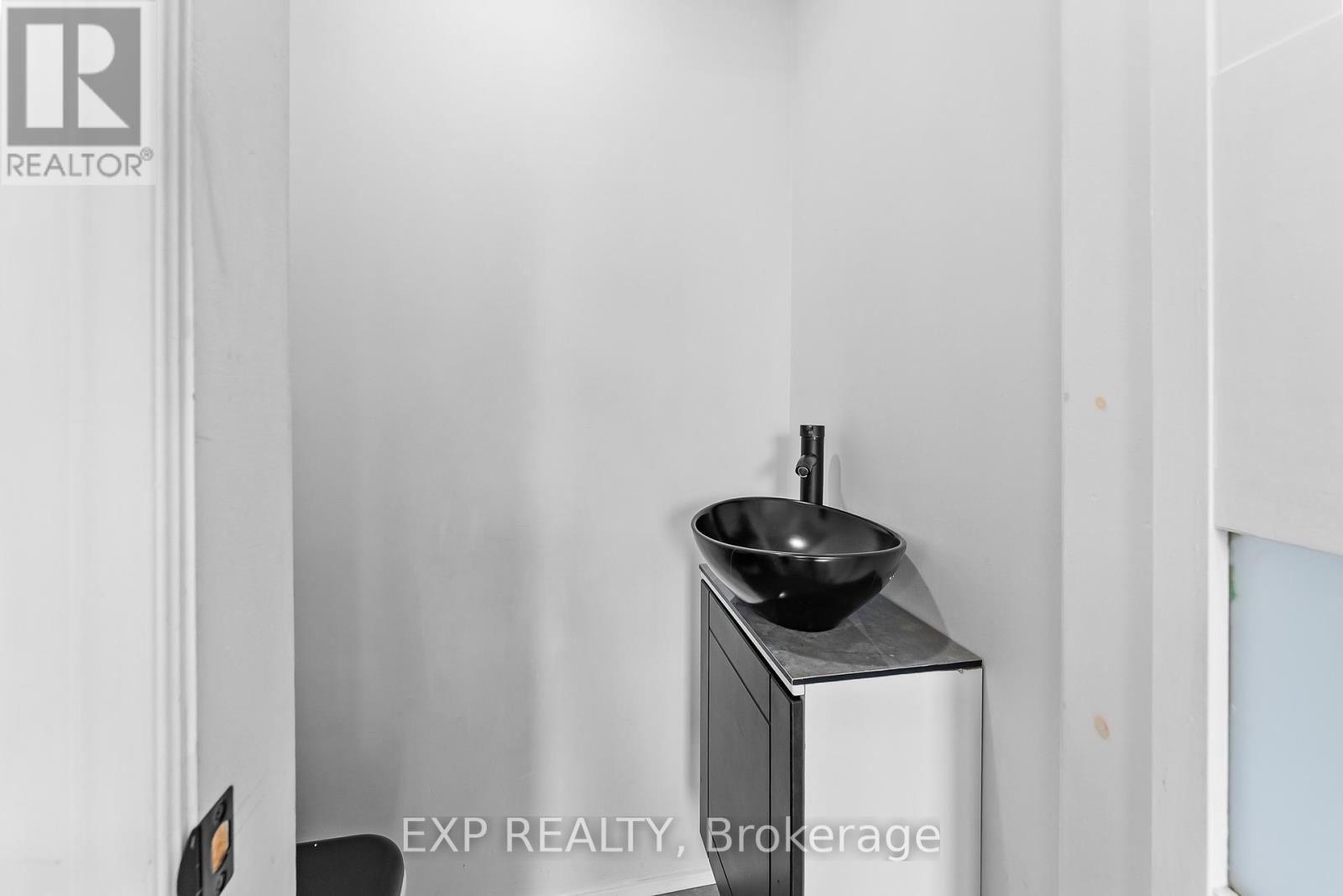 249 Wallace Avenue S, Welland, Ontario  L3B 1R7 - Photo 15 - X12391686