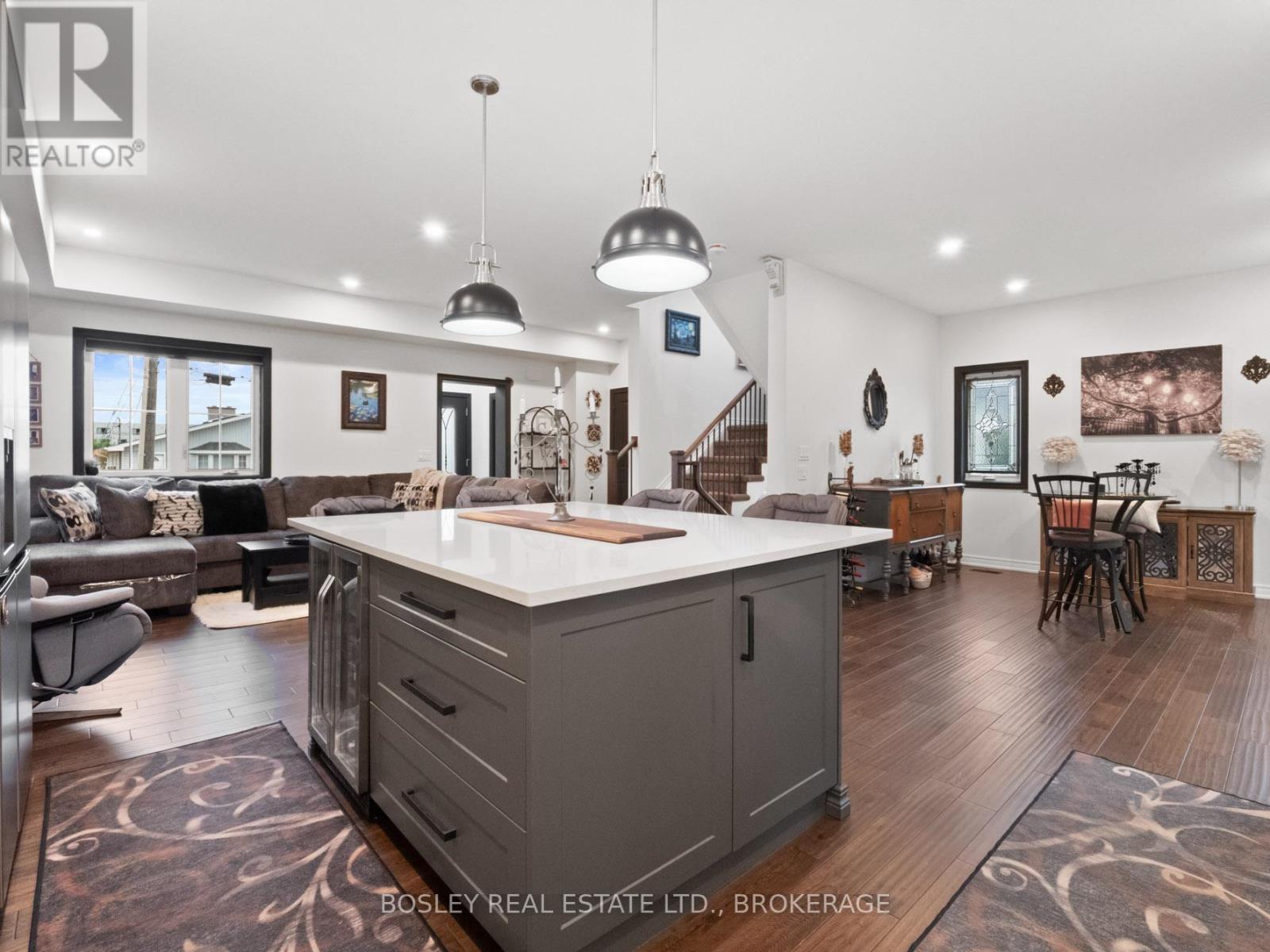 25 Haight Street, St. Catharines (Oakdale), Ontario  L2P 2M2 - Photo 9 - X12391708