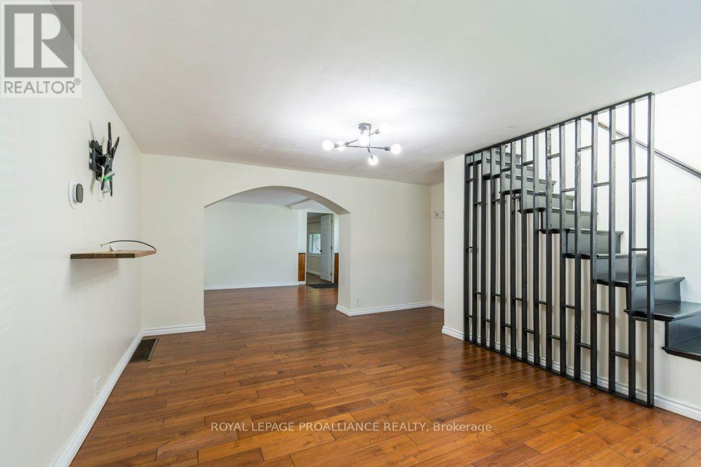 95 Grier Street, Belleville, Ontario  K8P 3A2 - Photo 7 - X12391671