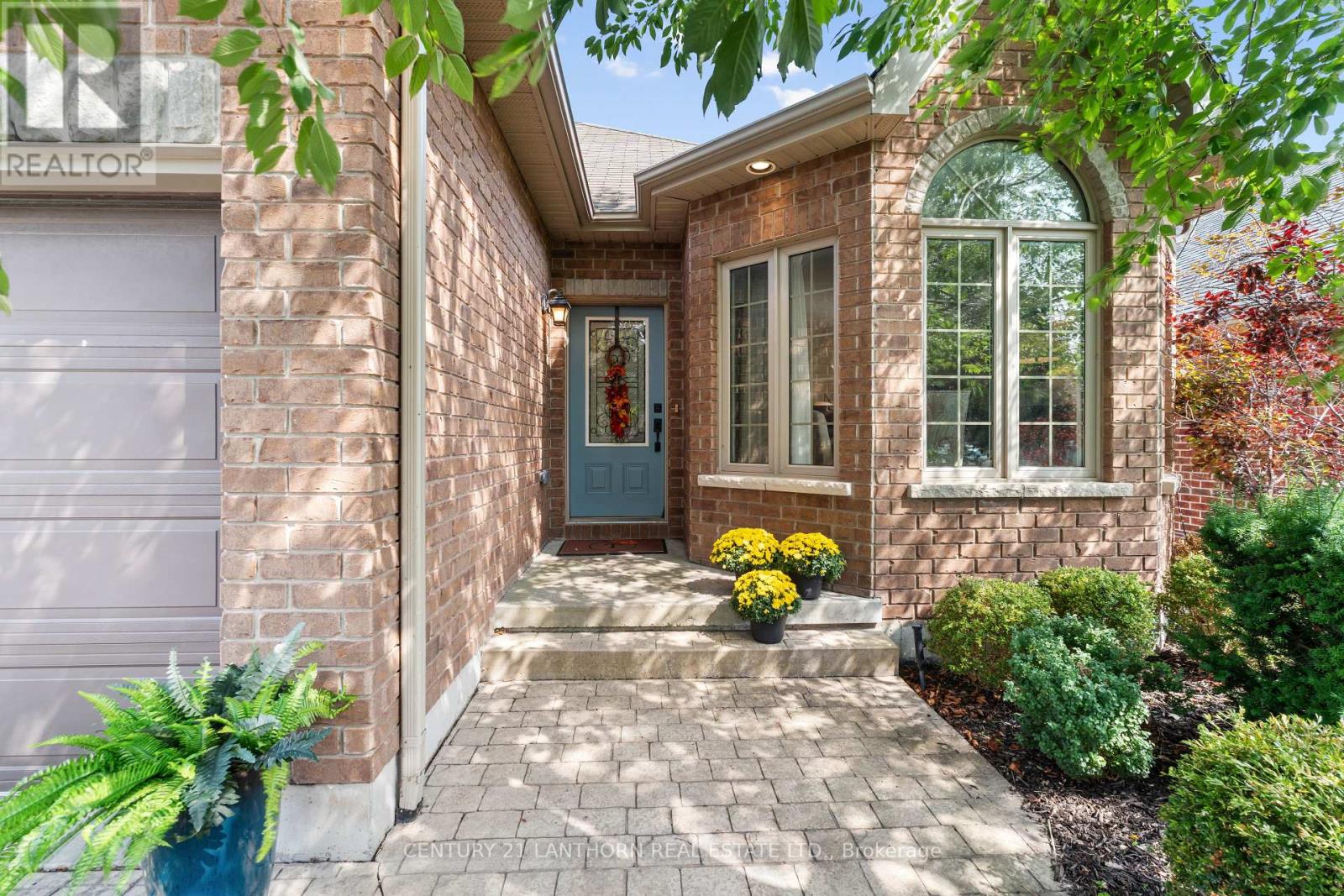 18 Mcdougall Drive, Belleville, Ontario K8N 4Z5 - Photo 2 - X12391811