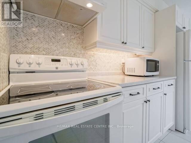 1723 Chalkdene Grove, Mississauga, Ontario  L4W 2C2 - Photo 17 - W12391536