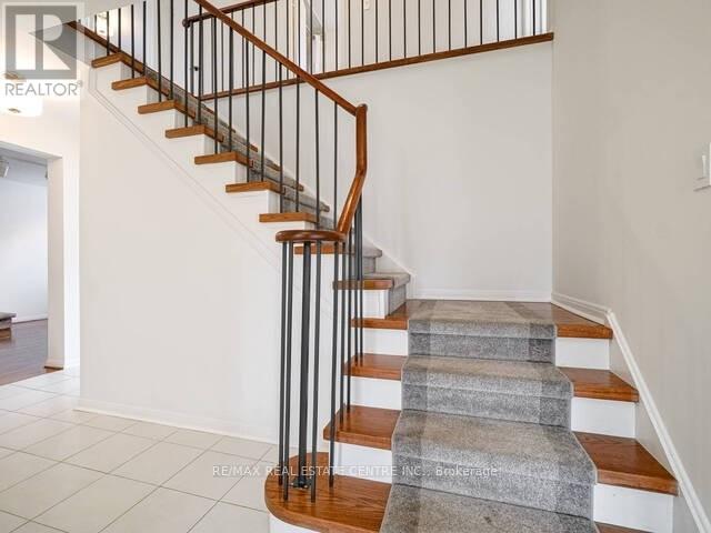 1723 Chalkdene Grove, Mississauga, Ontario  L4W 2C2 - Photo 22 - W12391536